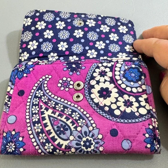 Vera Bradley Pink Blue Paisley Quilted Cotton Trifold Wallet Snap Closure - Picture 4 of 14
